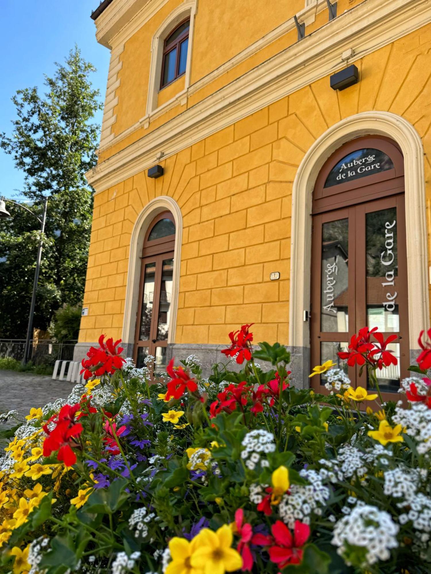 Auberge De La Gare - Dortoir & Ostello Hone Eksteriør bilde